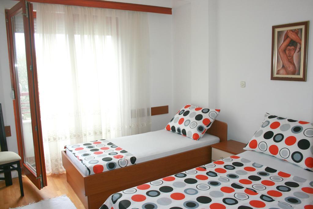 Nikolic - Centre